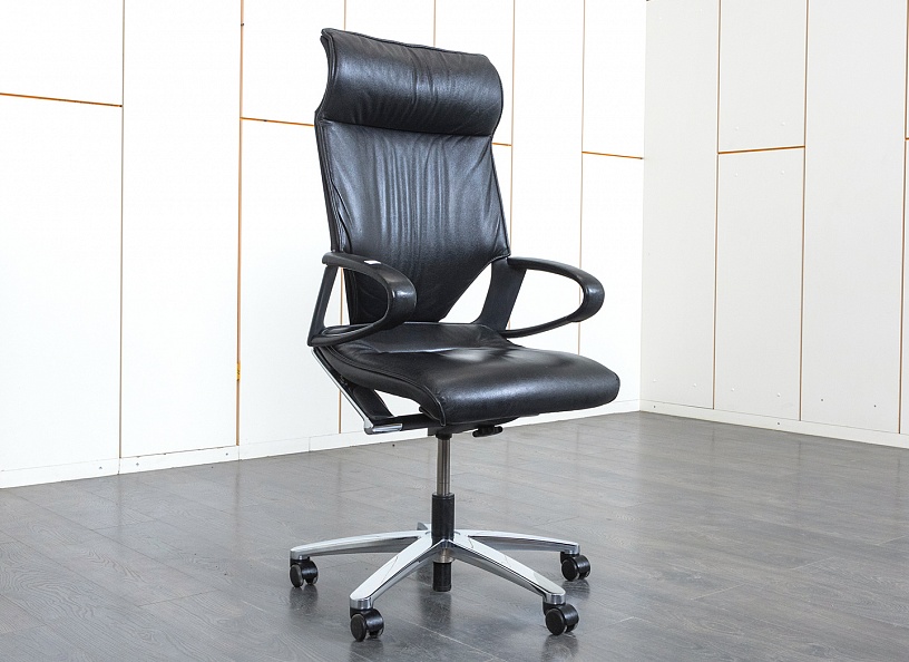 Офисное кресло руководителя  Wilkhahn  Кожа Черный Modus   (КРКЧ-05100)