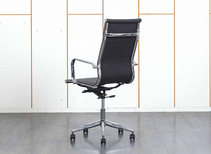 Офисное кресло руководителя   Кожзам Черный   (КРКЧ-11011)
