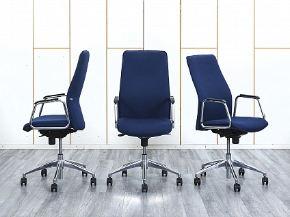 Офисное кресло руководителя  Nowy Styl Ткань Синий SOLO HR  (КРТН-26024)