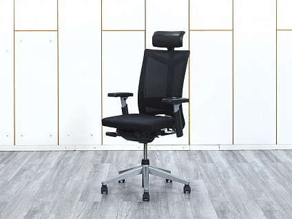 Офисное кресло руководителя  Haworth Ткань Черный Comforto  (КРТЧ-04110)