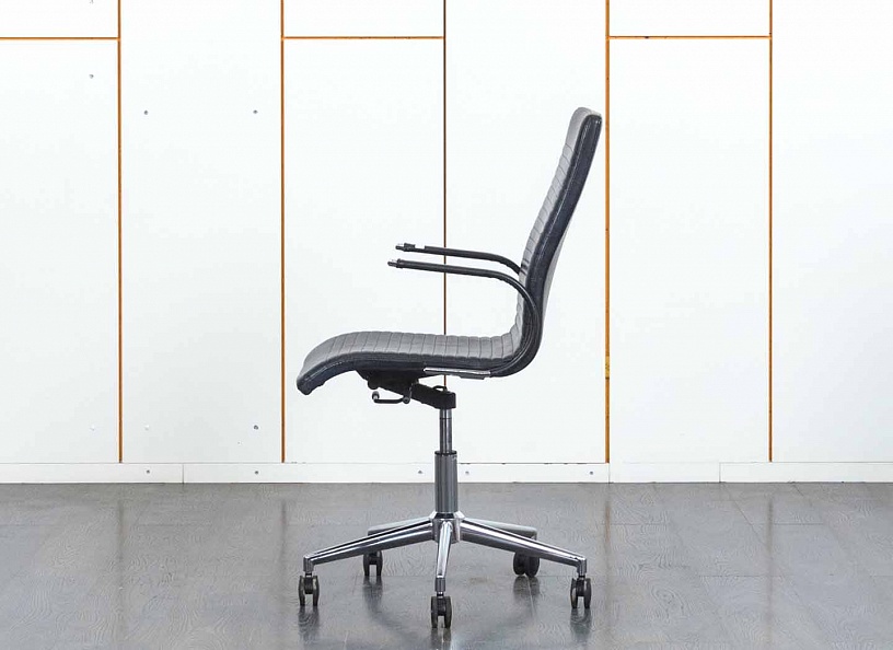 Офисное кресло руководителя   Кожзам Черный   (КРКЧ-12011)