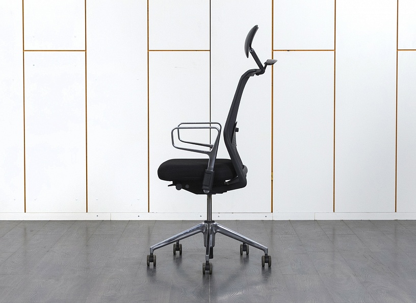 Офисное кресло руководителя  VITRA Ткань Черный   (КРТЧ-13070)