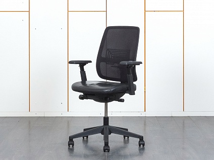 Офисное кресло для персонала  Haworth Кожа Черный Lively  (КПКЧ-24090)