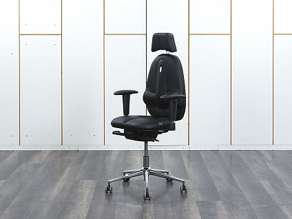 Офисное кресло руководителя  Kulik System Кожзам Черный CLASSIC  (КРКЧ5-10073)
