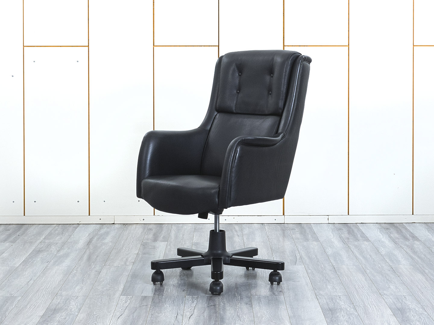 Офисное кресло руководителя  Origgi Salotti Кожа Черный   (КРКЧ-05093)