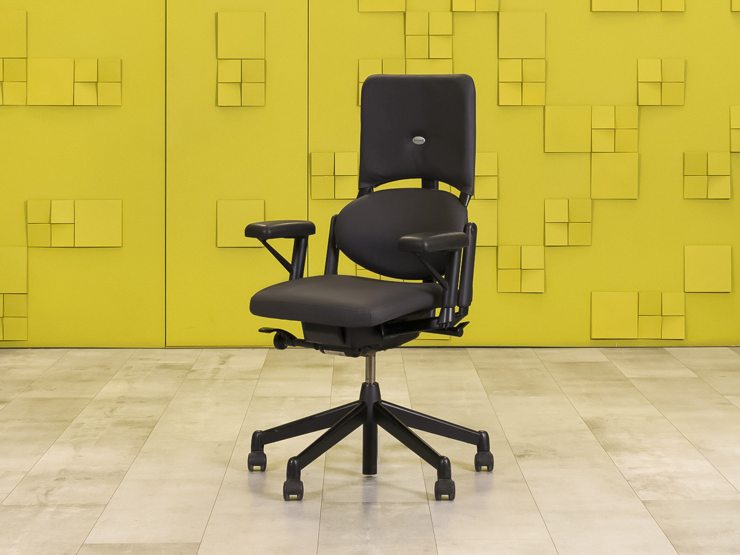 Офисное кресло руководителя на колесах Please 1 Steelcase Кожа Чёрный Франция  КРКЧ-05115