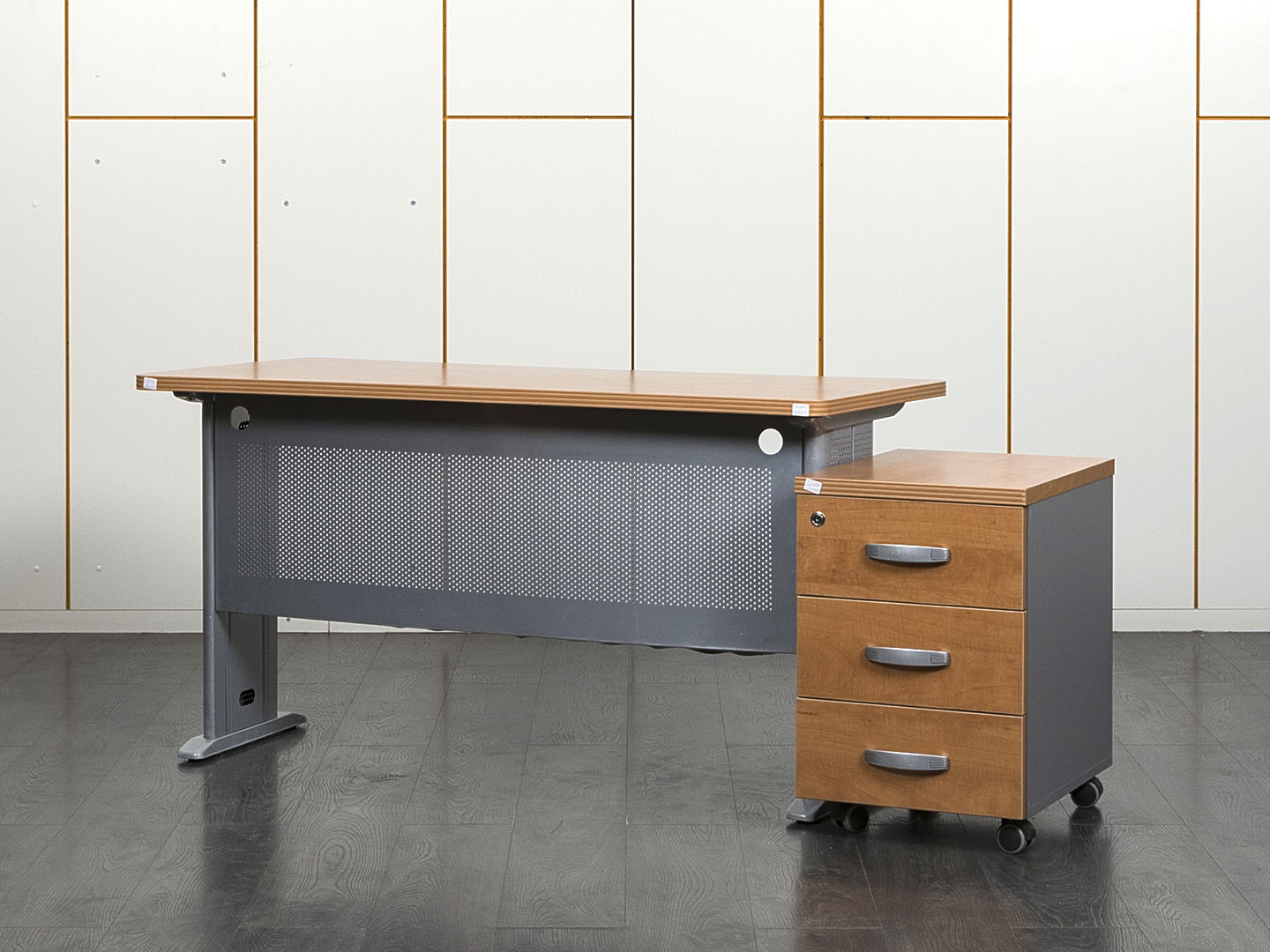 Комплект офисной мебели стол с тумбой Berlin 1 400х650х740 ЛДСП Ольха   (СПЭЛК-24061)