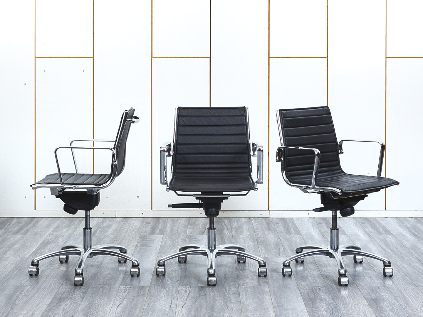 Офисное кресло для персонала  LUXY Кожа Черный   (КПКЧ-16024)