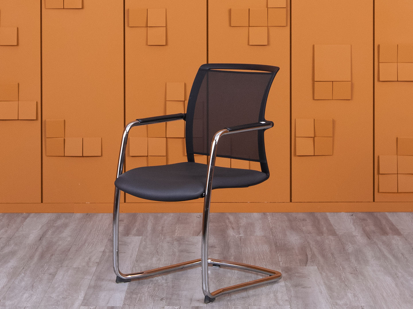 Конференц кресло для переговорной  Черный Ткань LD Seating Look  (КДСЧ-27025)