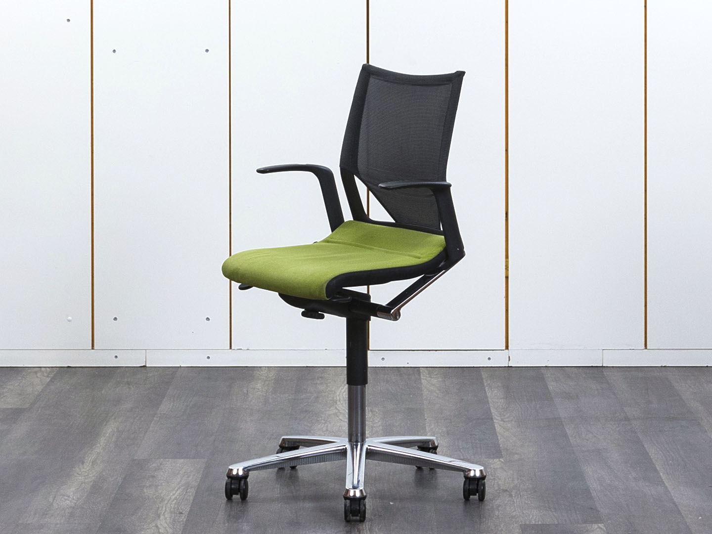Офисное кресло для персонала  Wilkhahn  Ткань Зеленый   (КПТЗ-12102)