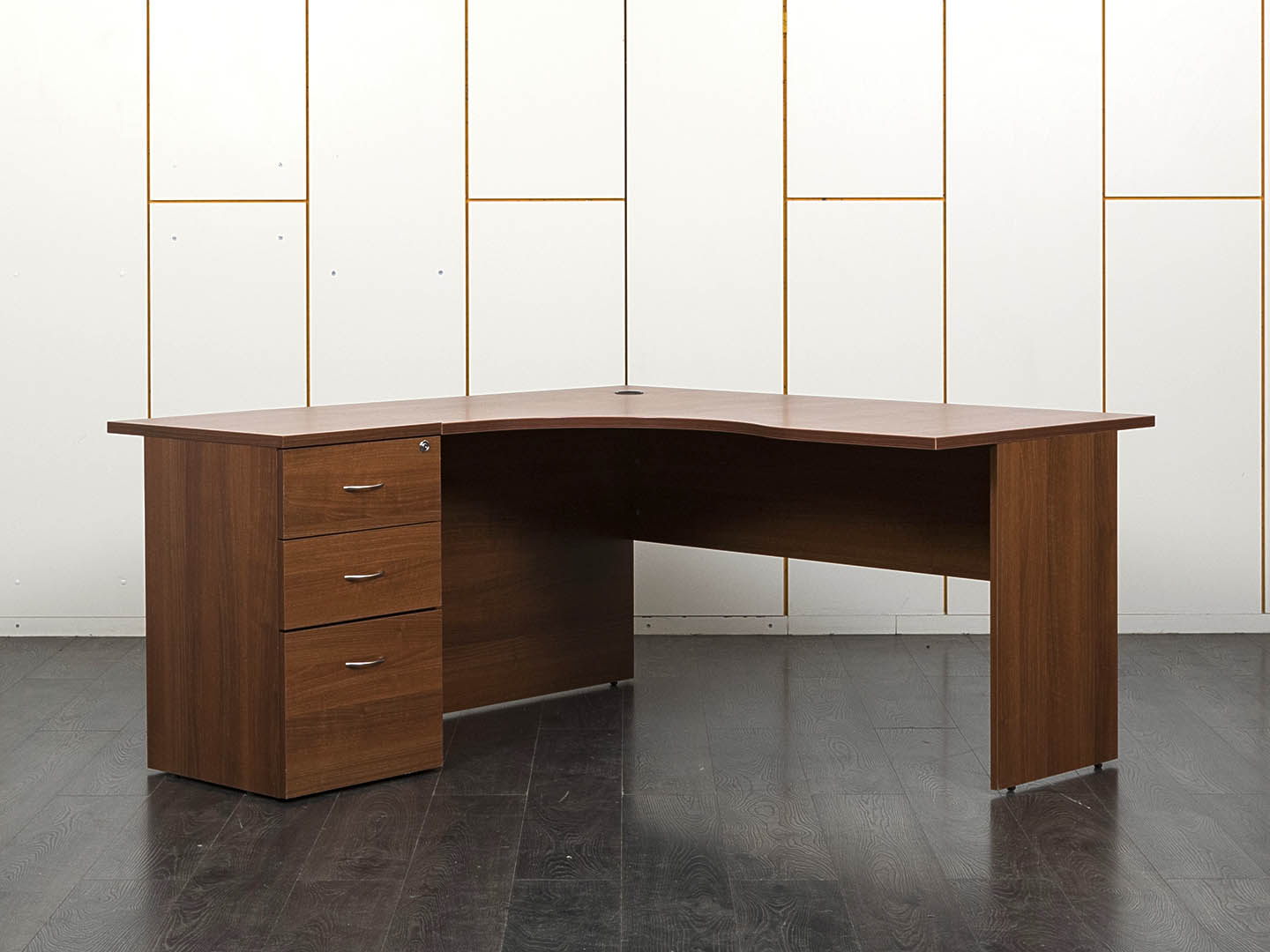 Комплект офисной мебели стол с тумбой  1 600х1 200х750 ЛДСП Вишня   (СПУШКл-10061)