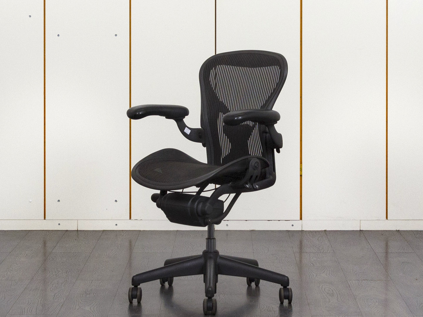 Офисное кресло herman miller aeron