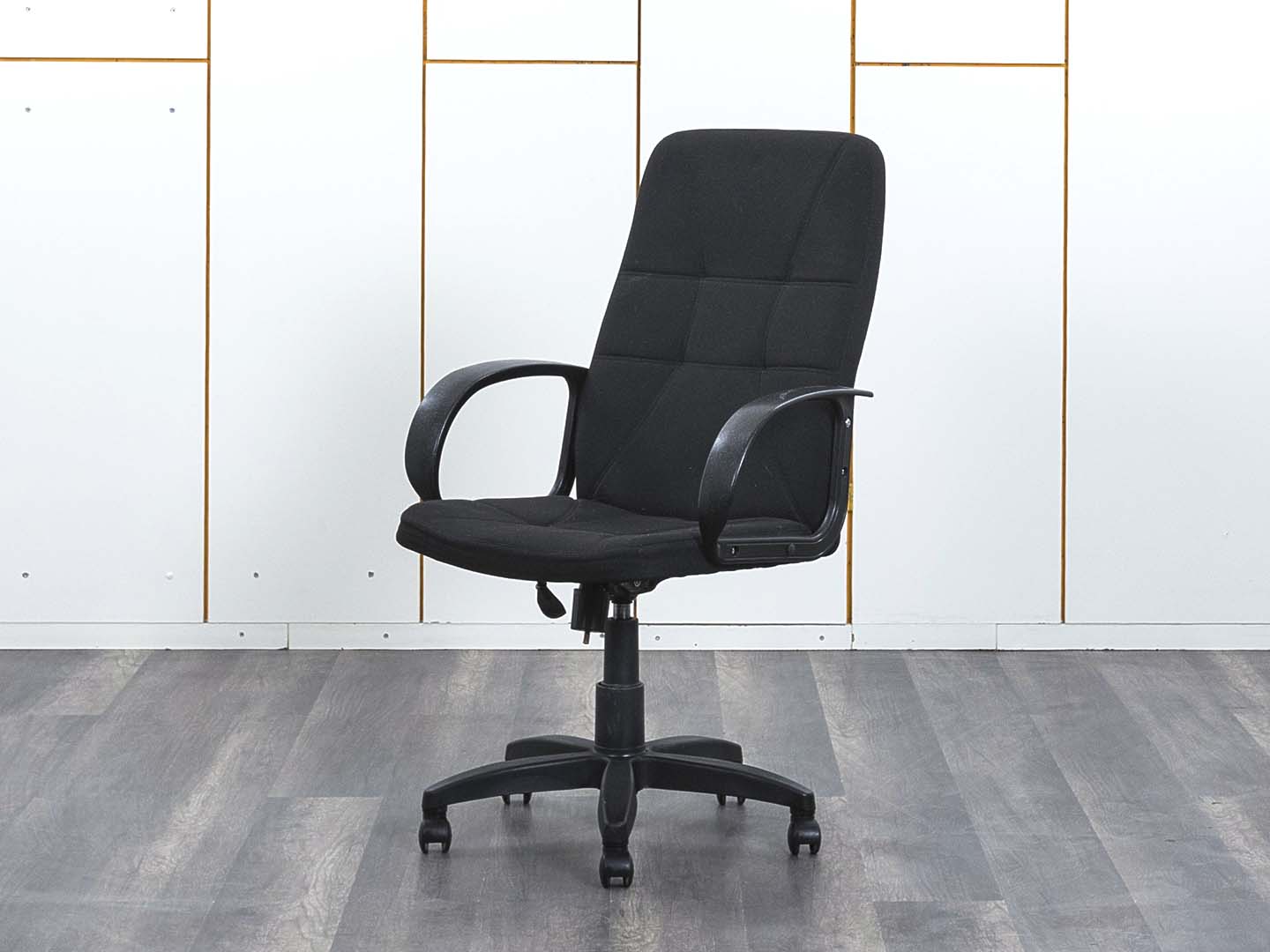 Офисное кресло руководителя   Ткань Черный   (КРТЧ3-20122уц)