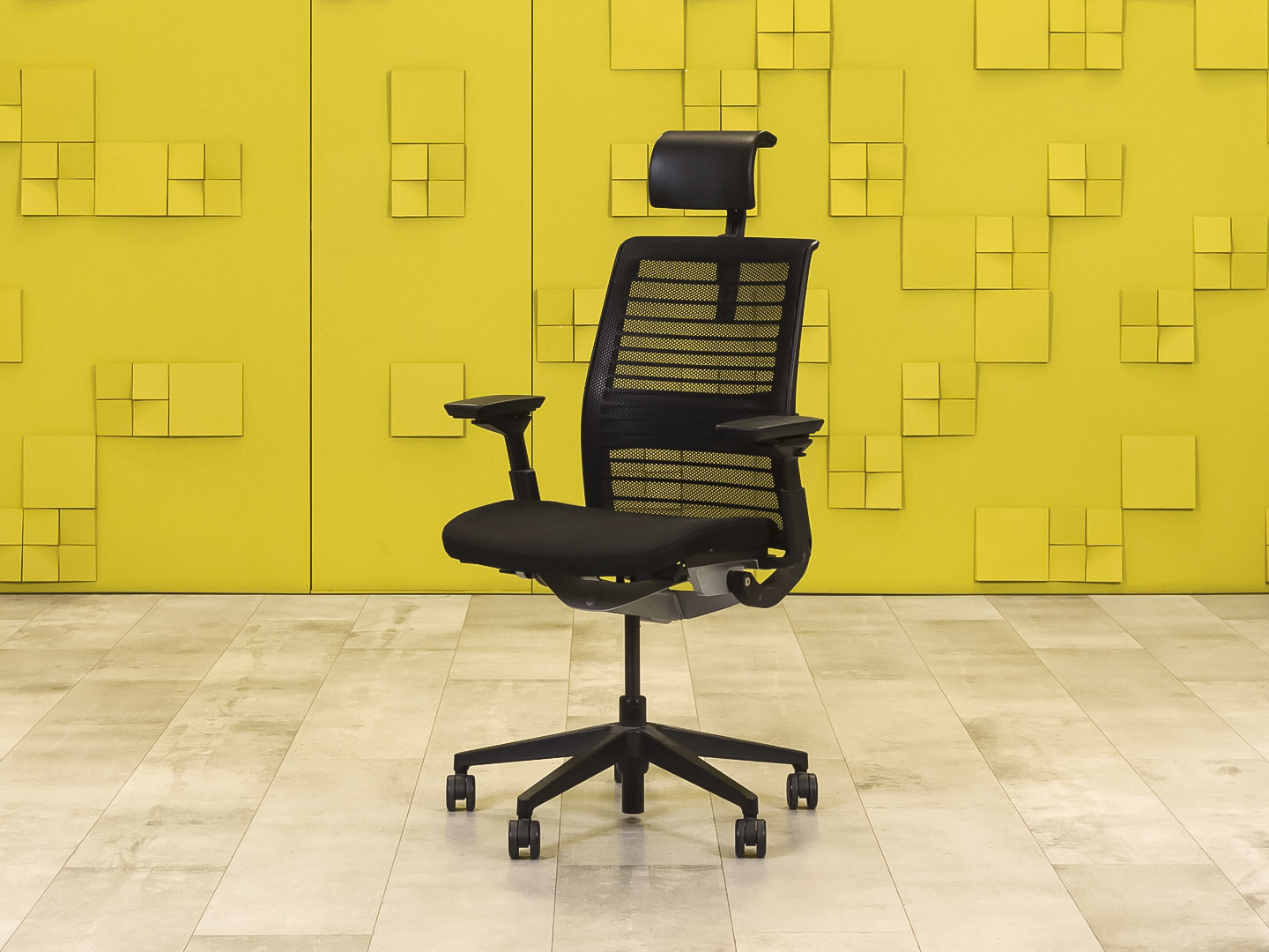 Офисное кресло руководителя на колесах Think 2 Steelcase Ткань Чёрный Германия  КРТЧ-04066