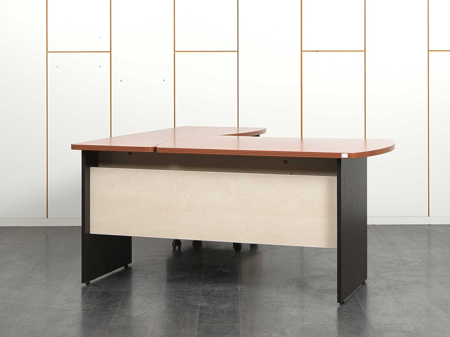 Комплект офисной мебели стол с тумбой Берлин 1 600х1 600х730 ЛДСП Орех   (СПЭХКп-24031)