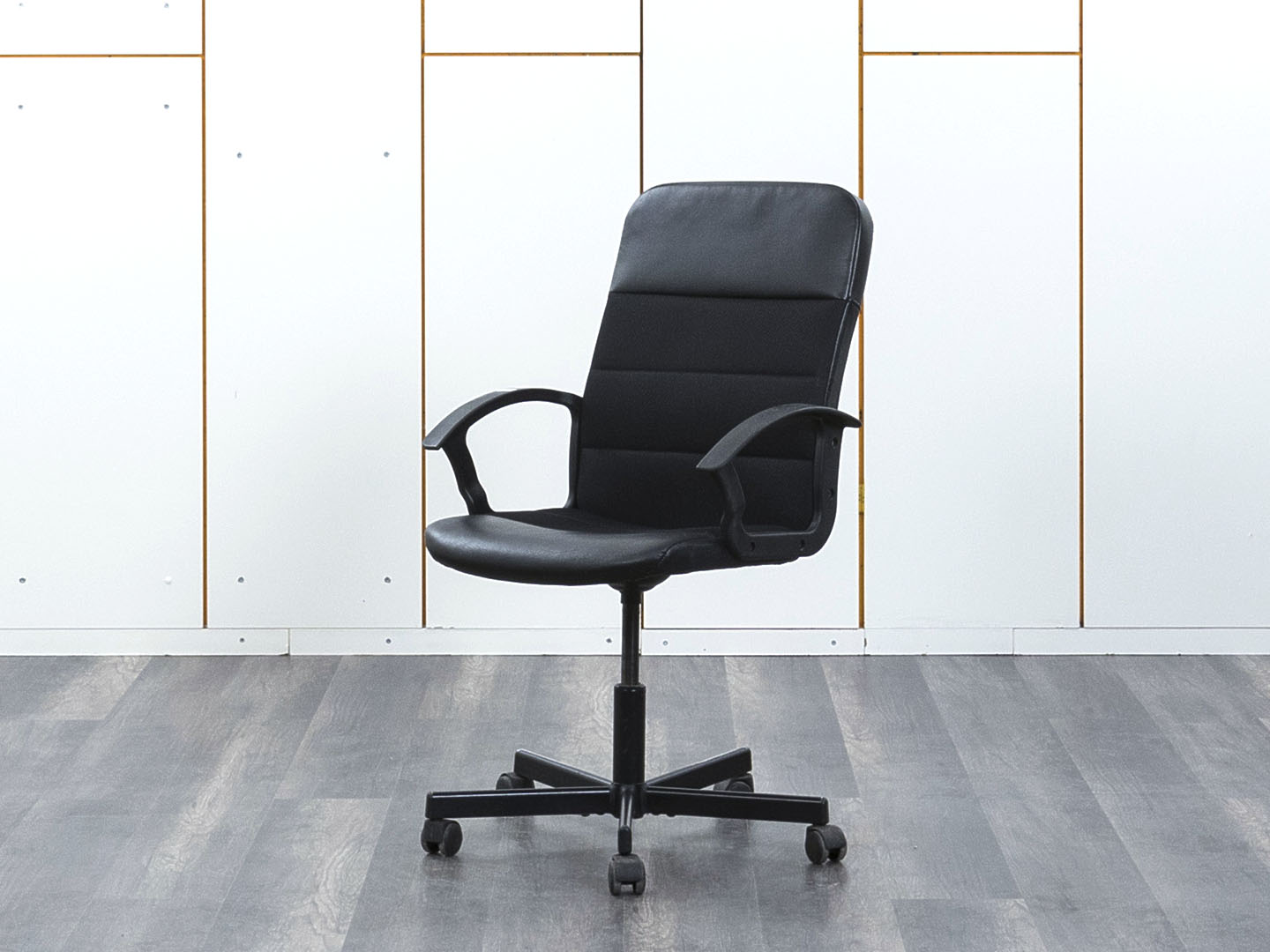 Кресло для руководителя easy chair 535 mpu черное искусственная кожа металл