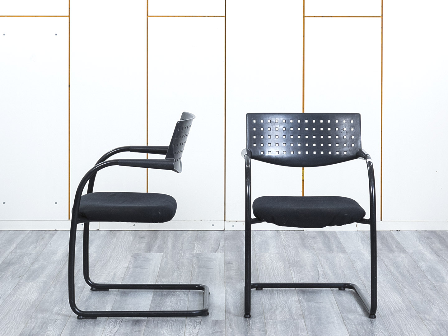 Конференц кресло для переговорной  Черный Ткань VITRA VISAVIS 2  (КДТЧ1-28113)
