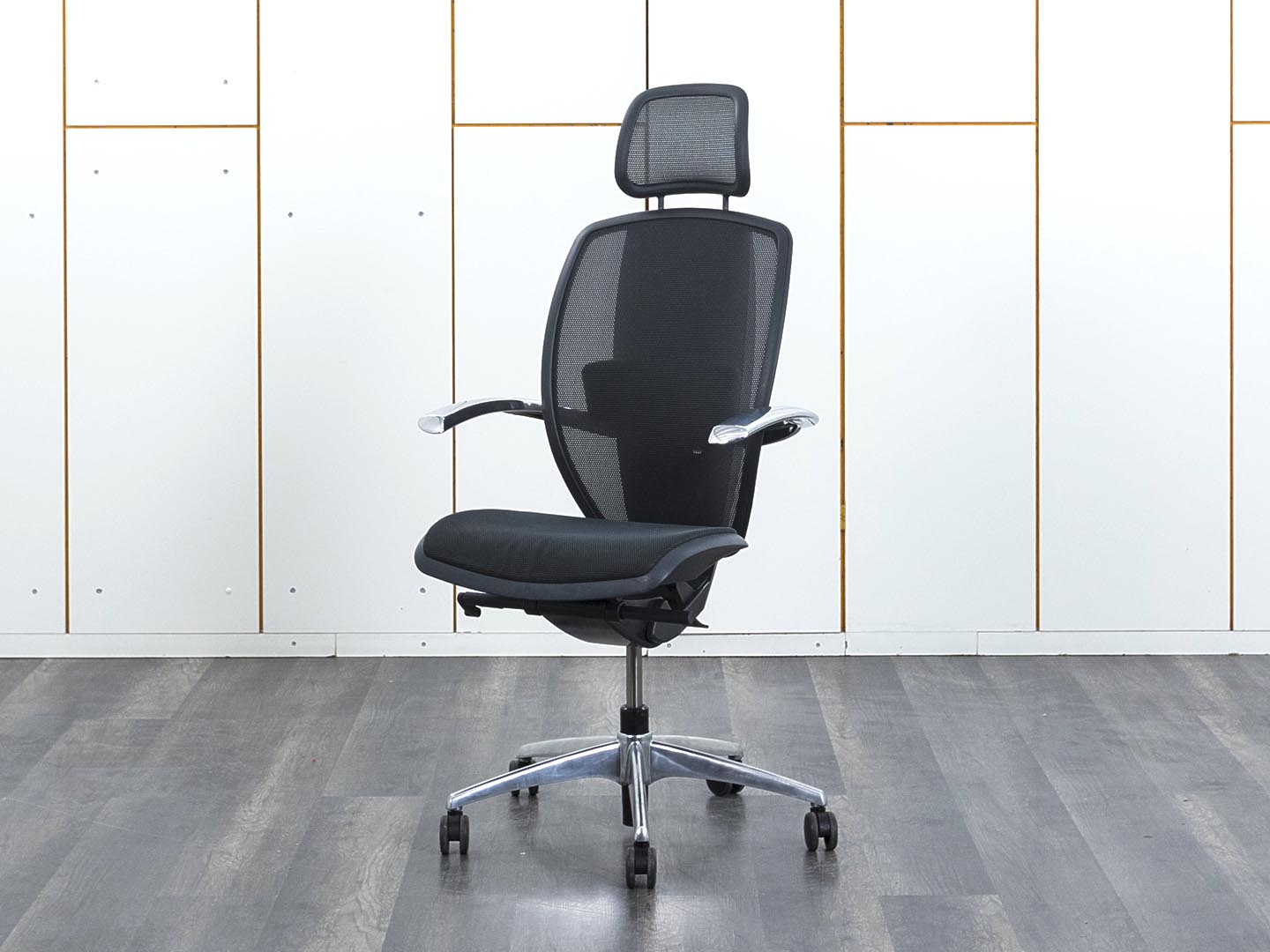 Офисное кресло руководителя  ARES Сетка Черный XTEN  (КРТЧ-09061)