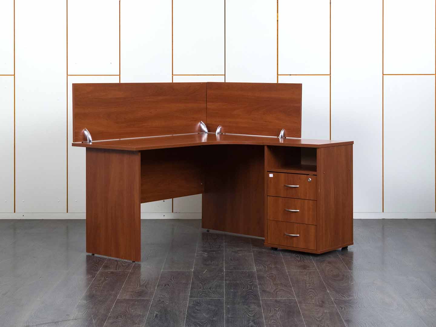 Комплект офисной мебели стол с тумбой  1 400х900х750 ЛДСП Вишня   (СПУШпК-29120)