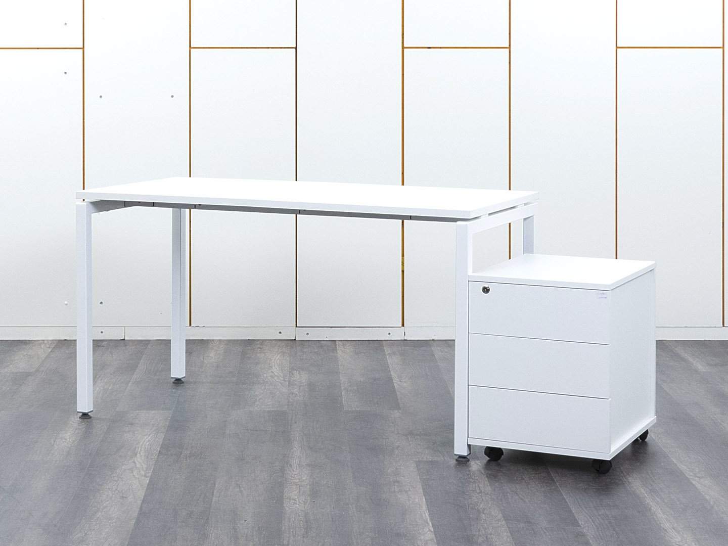 Комплект офисной мебели стол с тумбой TOUR  1 400х700х760 ЛДСП Белый Light  (СППБК-13042уц)