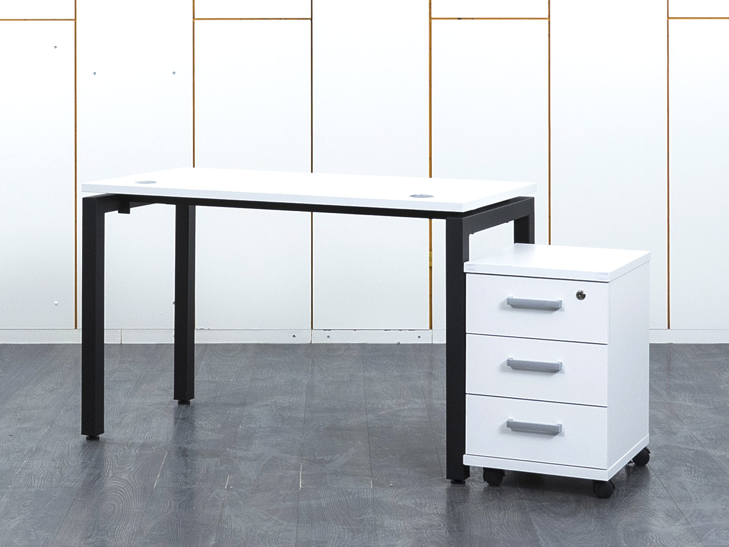 Комплект офисной мебели стол с тумбой  1 200х600х750 ЛДСП Белый   (СППБ1к-08022)