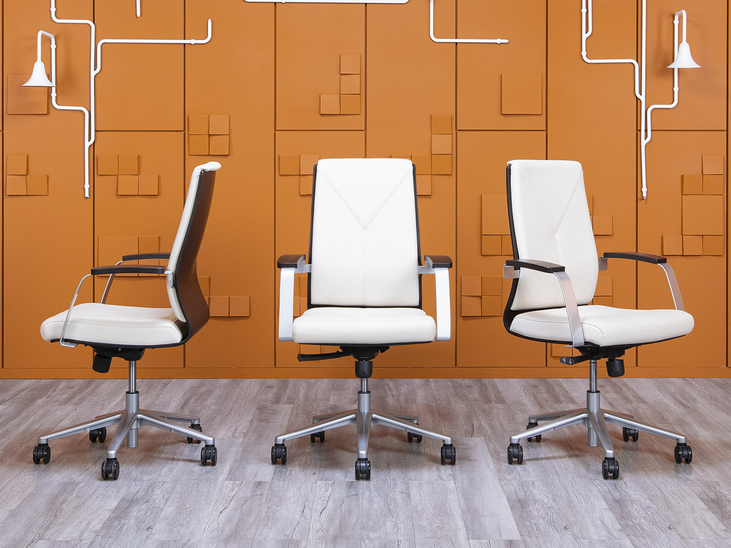 Офисное кресло руководителя  Sitland  Кожа Бежевый Madera B  (КРКБ-10025)