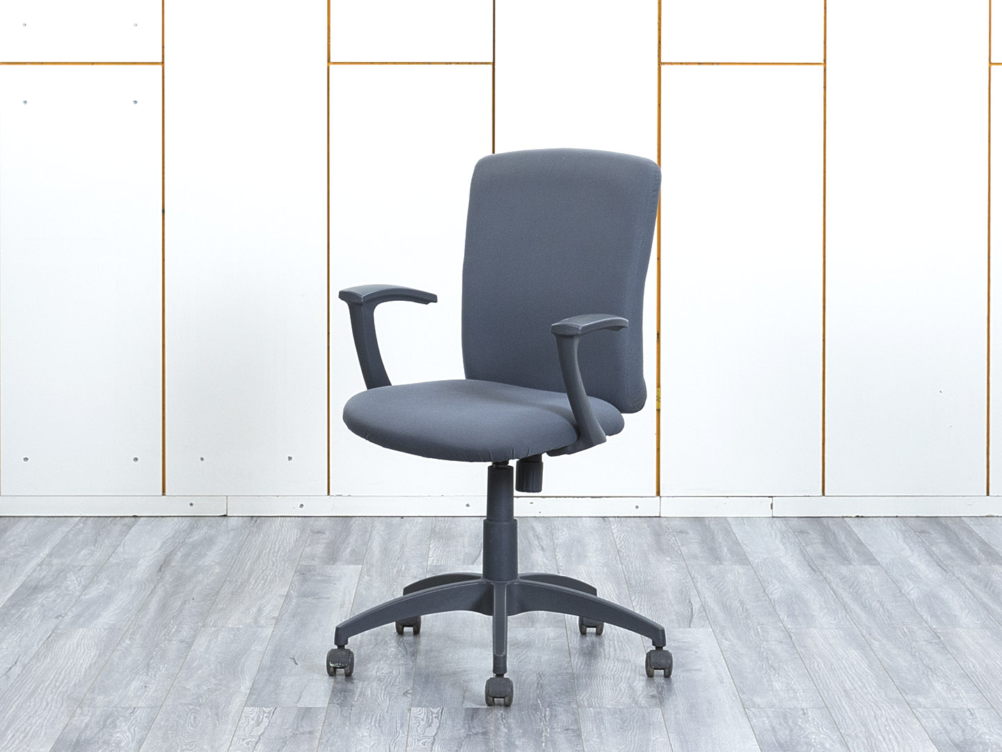 Офисное кресло для персонала   Ткань Серый   (КПТС-20123)