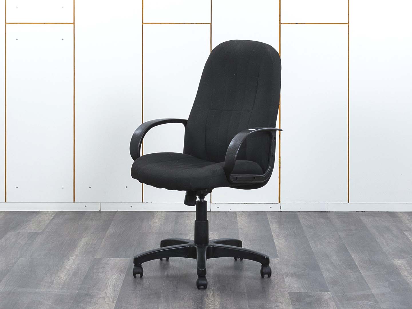 Офисное кресло руководителя   Ткань Черный   (КРТЧ-20122уц)