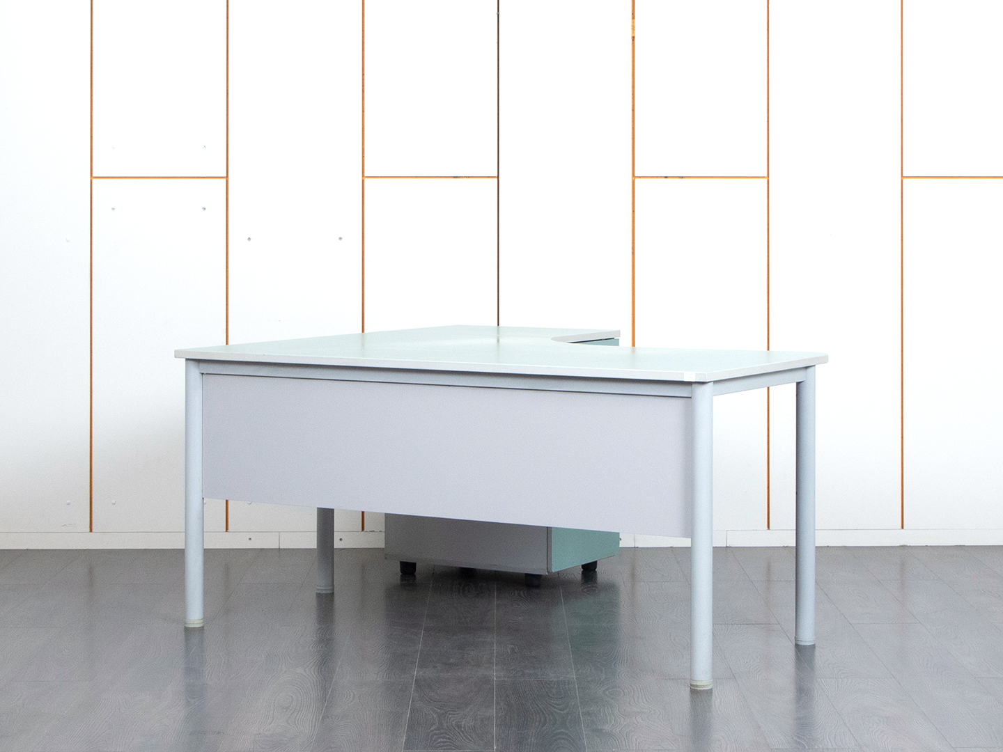 Комплект офисной мебели стол с тумбой  1 600х1 430х750 ЛДСП Серый   (СПУСКП-11090)