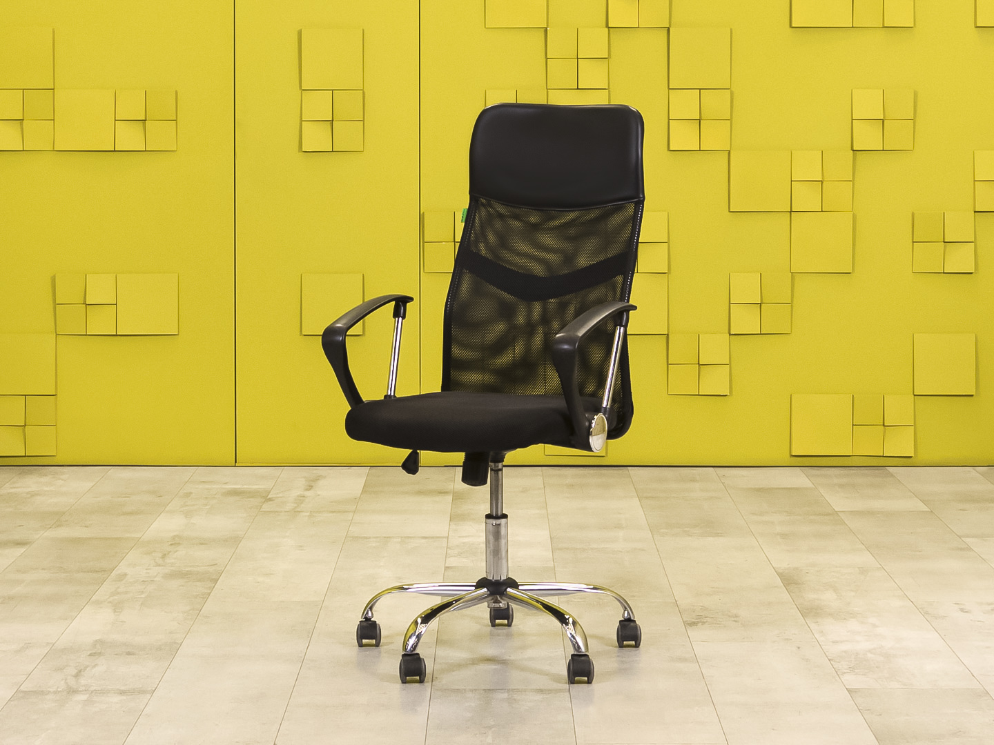 Офисное кресло руководителя на колесах       КРТЧ3-26036