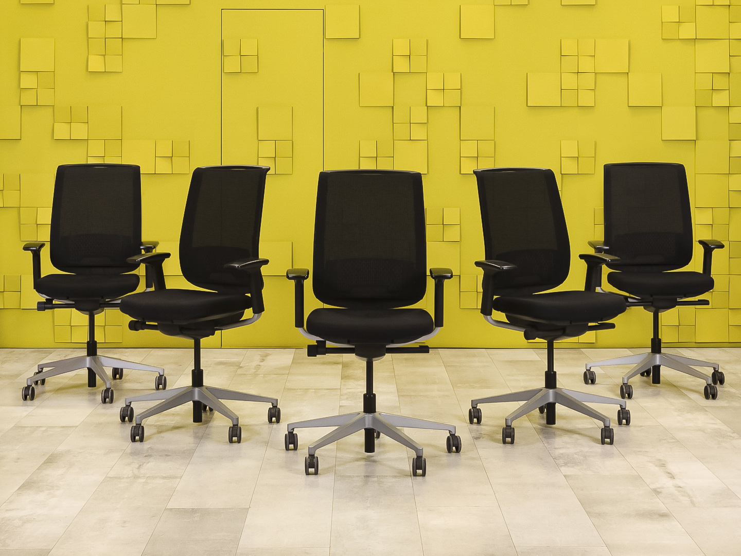 Офисное кресло для персонала на колесах Reply Steelcase Ткань Чёрный Франция  КПТЧ-30016
