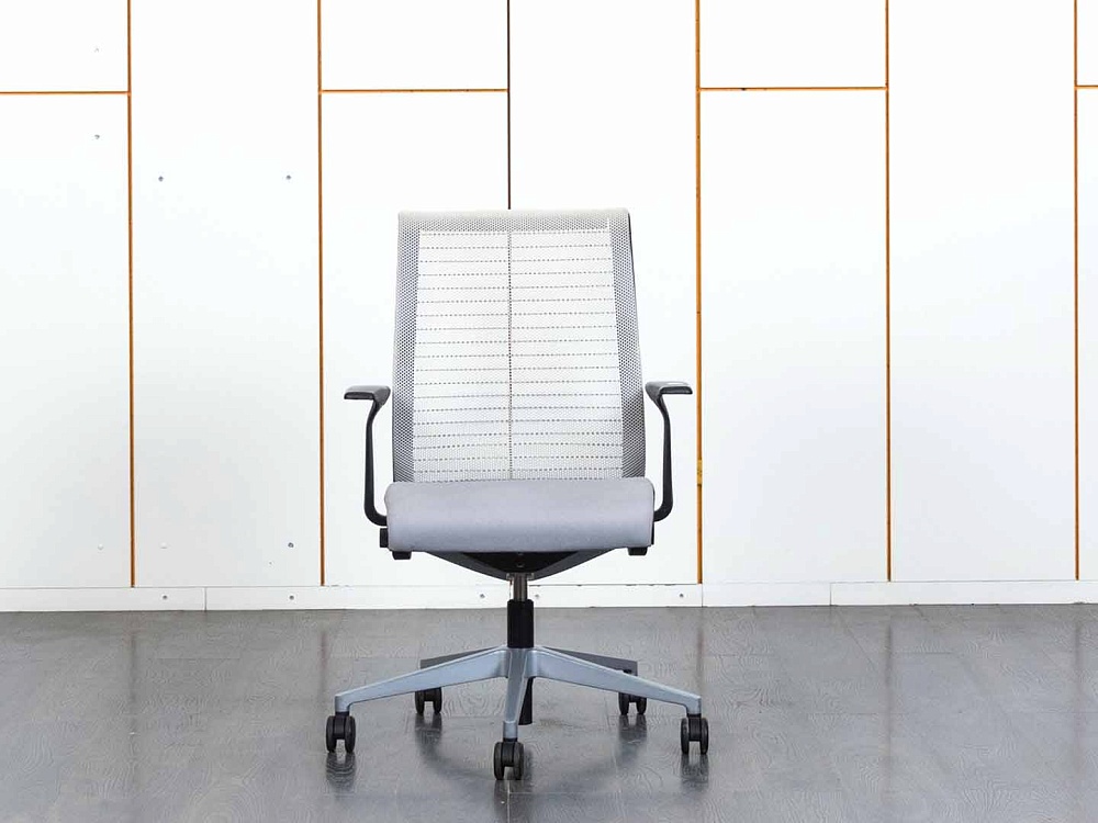 Конференц кресло для переговорной  Серый Ткань SteelCase Think  (КПТС-12011)