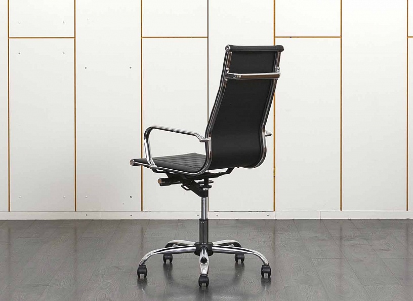 Офисное кресло руководителя   Кожзам Черный   (КРКЧ-21061)