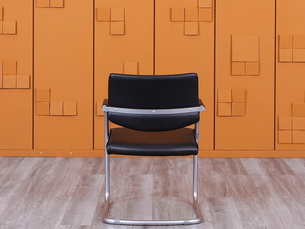 Конференц кресло для переговорной  Черный Кожзам    (КДКЧ1-15045)