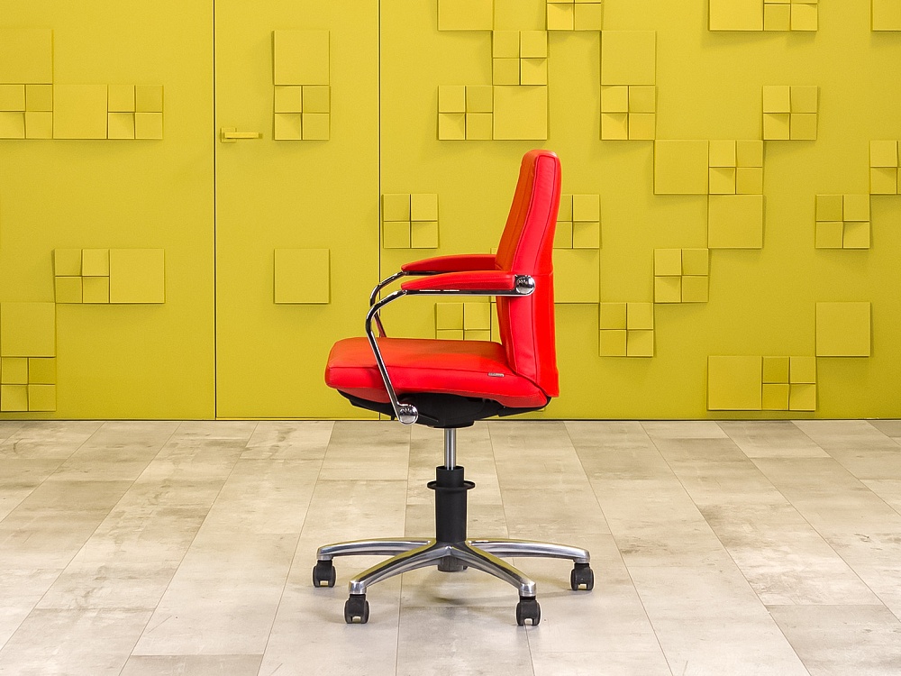 Офисное кресло руководителя на колесах Leo SATO Кожа Красный Германия_КРКК1-181123