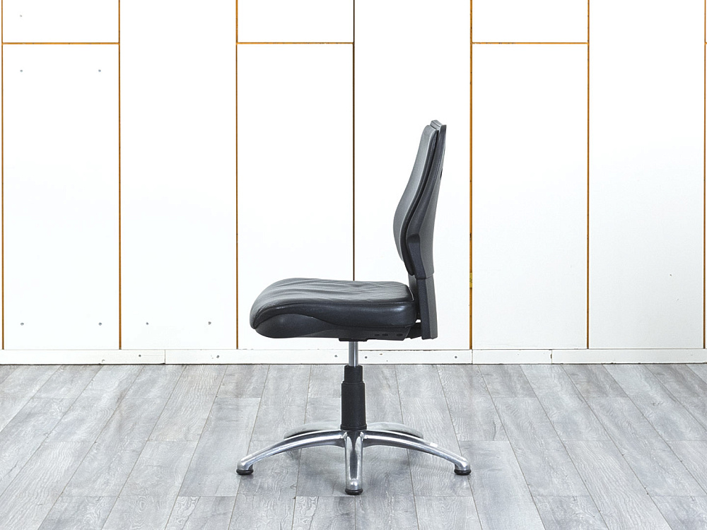 Конференц кресло для переговорной  Черный Кожзам SteelCase   (УНКЧ-30074)