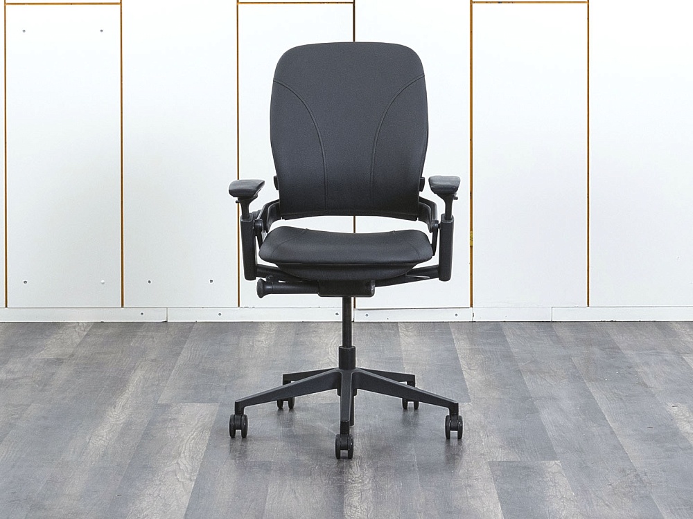 Офисное кресло руководителя  SteelCase Кожа Черный Leap B  (КРКЧ-16122)