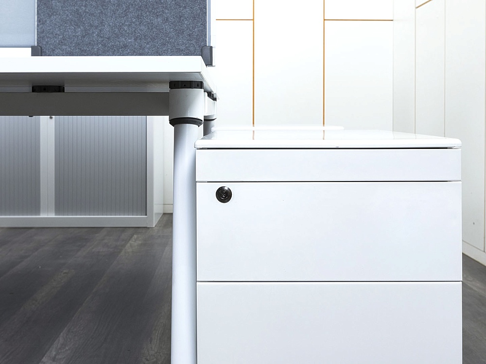 Комплект офисной мебели Herman Miller 3 200х1 650х1 180 ЛДСП Белый   (КОМБ1-13112)