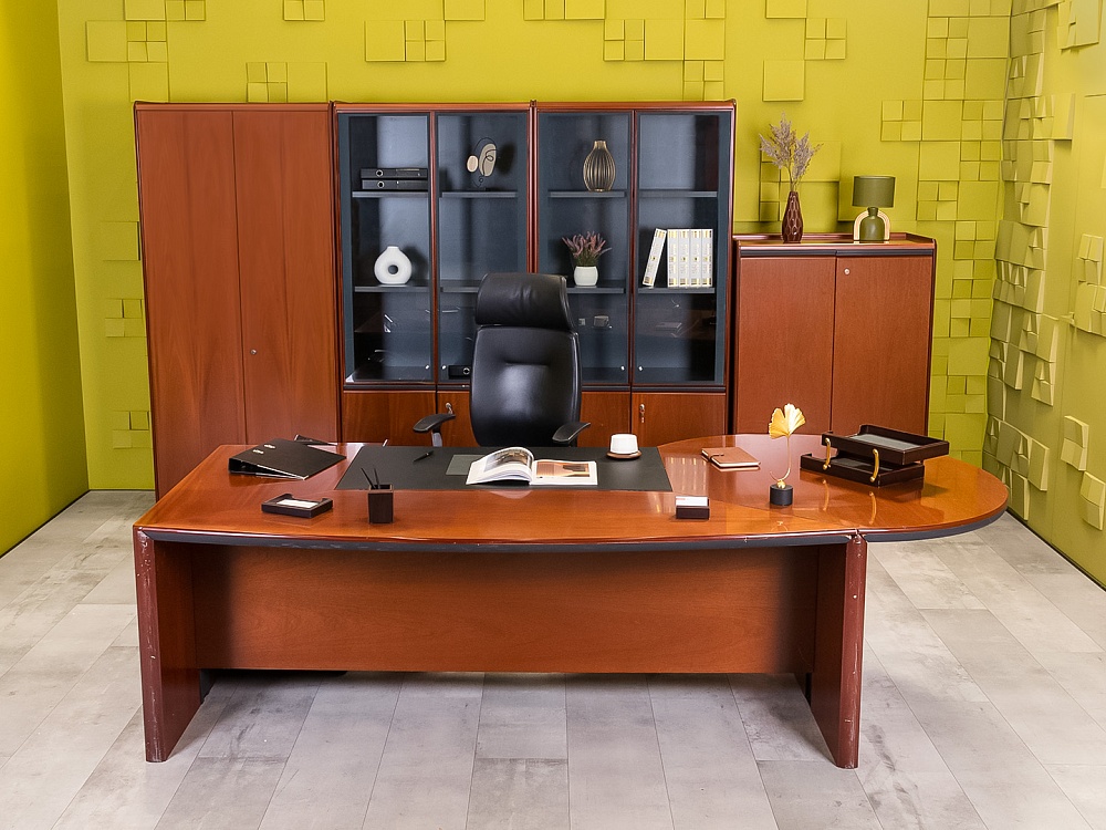 Кабинет руководителя ORA Массив Орех Италия