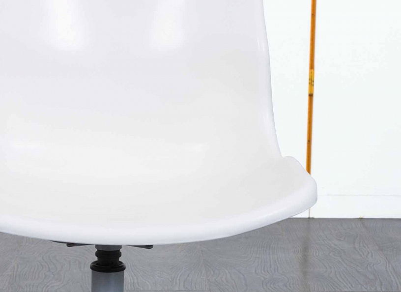 Конференц кресло для переговорной  Белый Пластик    (УНПБ-28120)