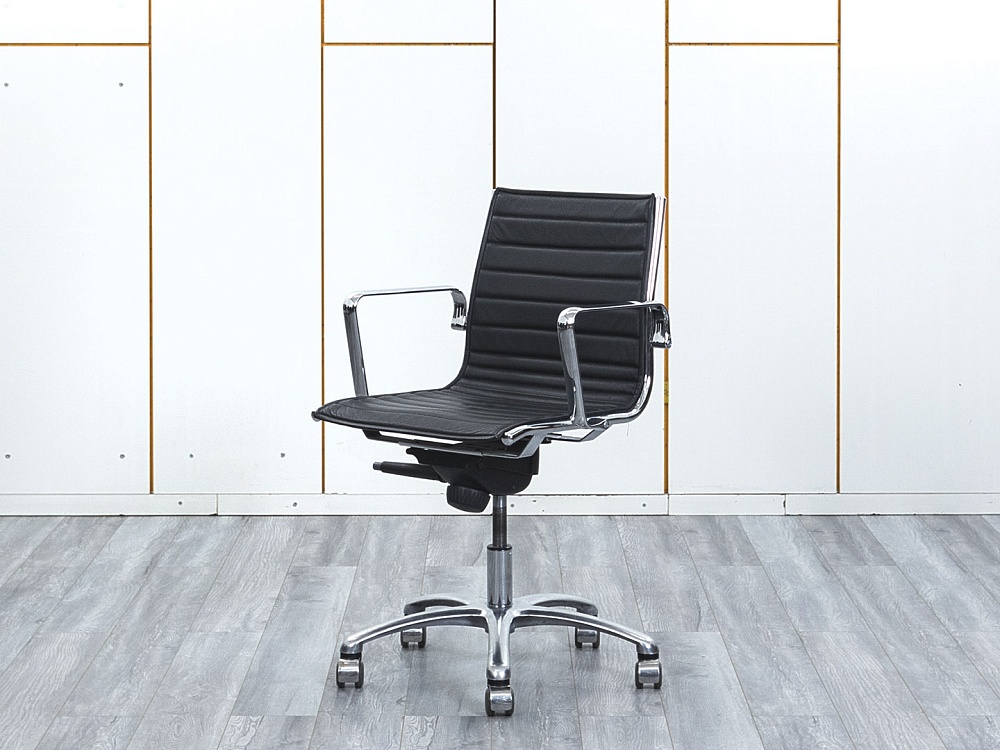 Офисное кресло для персонала  LUXY Кожа Черный   (КПКЧ-16024)