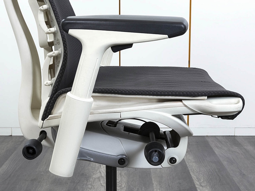 Офисное кресло руководителя  Herman Miller Ткань Серый Embody  (КРТС-03032уц)