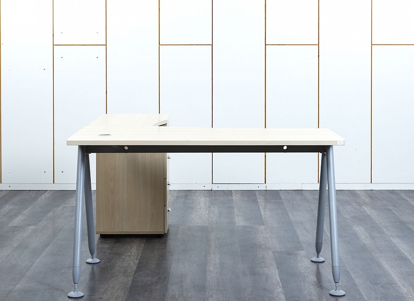 Комплект офисной мебели стол с тумбой  1 400х1 600х750 ЛДСП Клен   (СПУВ2Кп-13033)