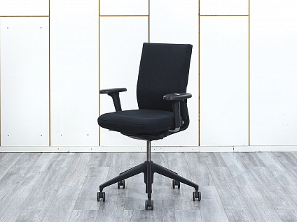 Офисное кресло для персонала  VITRA Ткань Черный   (КПТЧ7-26013)