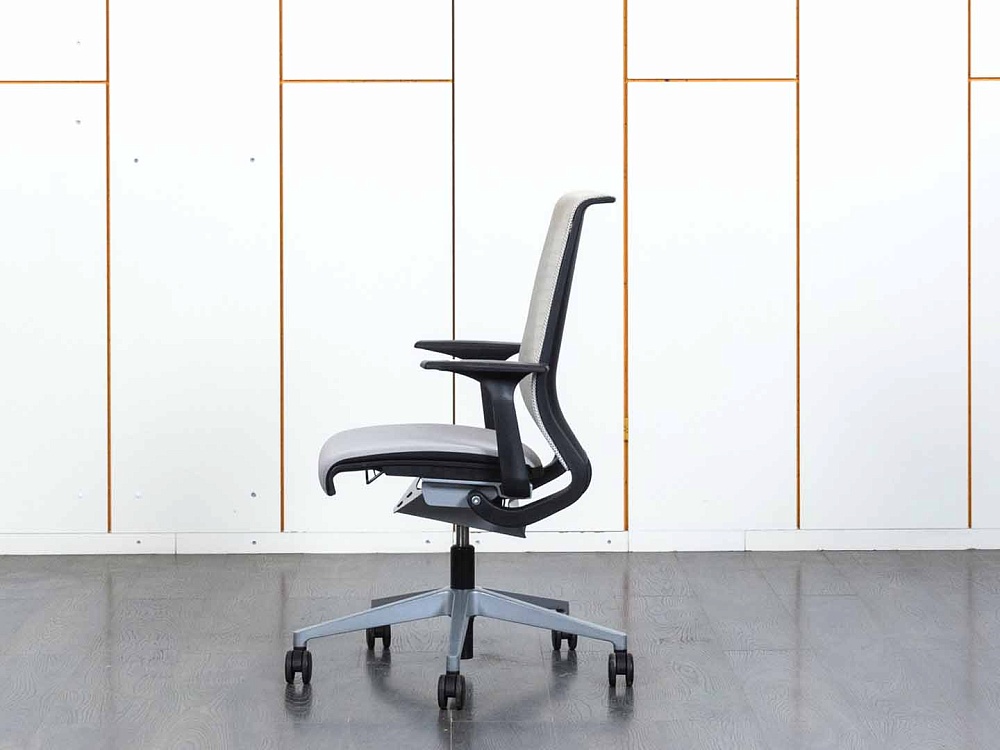 Конференц кресло для переговорной  Серый Ткань SteelCase Think  (КПТС-12011)