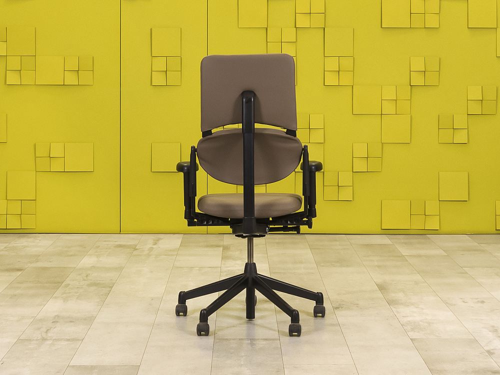 Офисное кресло руководителя на колесах Please 1 Steelcase Кожа Коричневый Германия  КРКК-18125