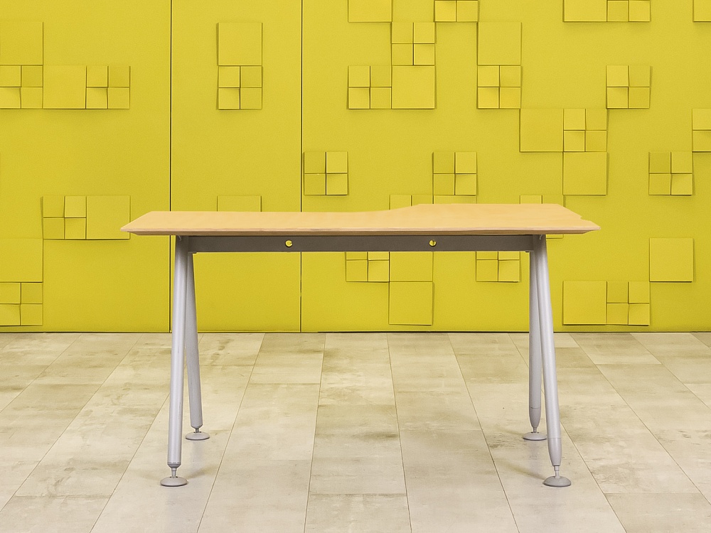 Офисный стол угловой  ЛДСП Бук  СПУВ-02125