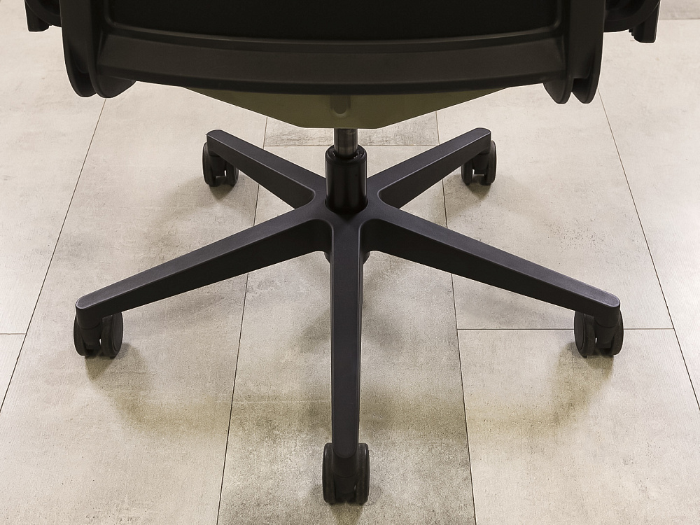 Офисное кресло руководителя на колесах Steelcase Ткань Чёрный Германия  КРТЧ-08076