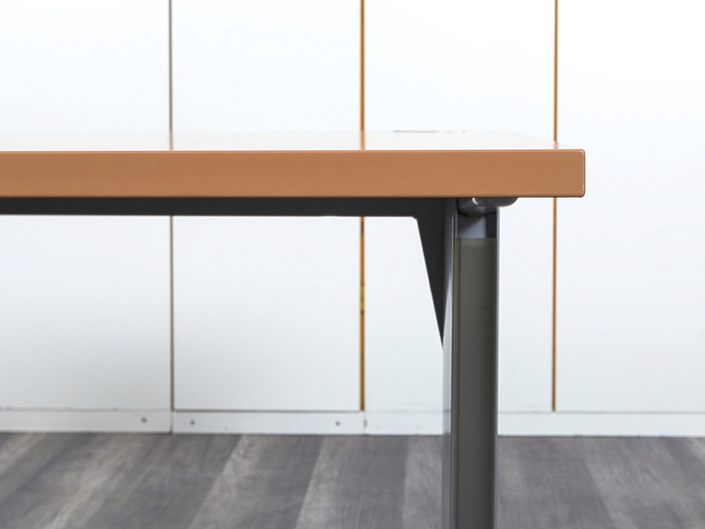 Офисный стол эргономичный SteelCase 1 400х1 000х750 ЛДСП Ольха   (СПЭЛл-30052)