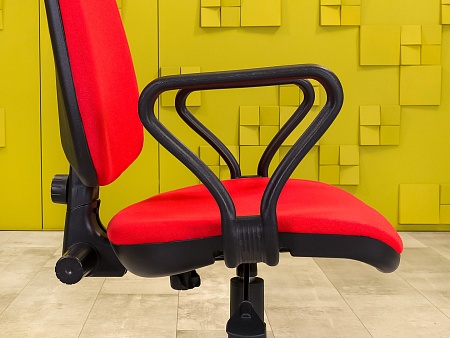 Конференц кресло для переговорной на ножках AXO Кожзам Бежевый Польша_КНКБ-230623